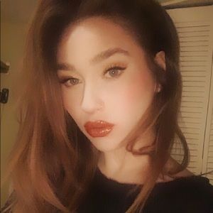 Meet your Posher, Becca